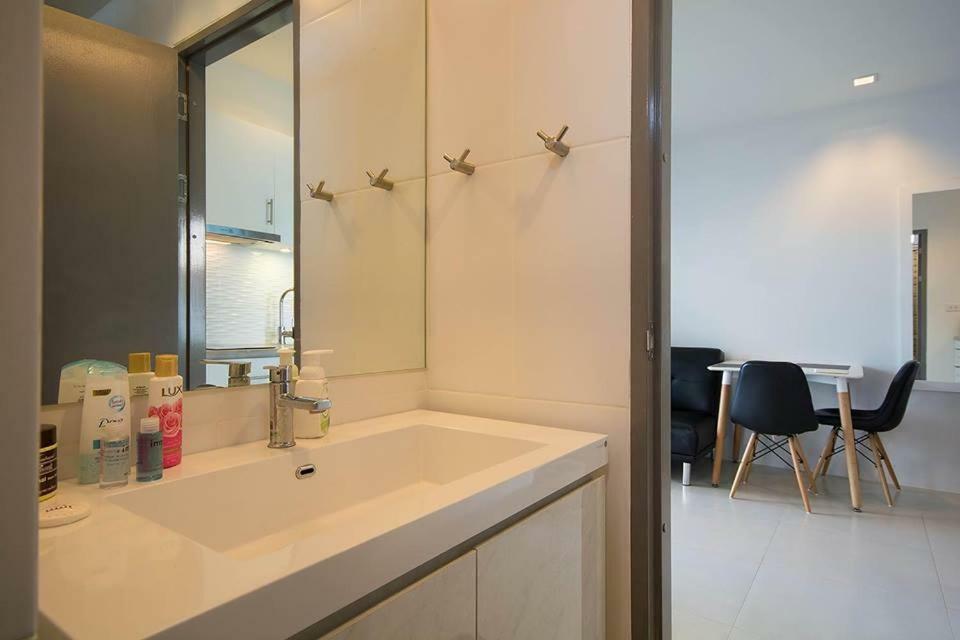 מאה פים Grand Blue Condominium 504 מראה חיצוני תמונה